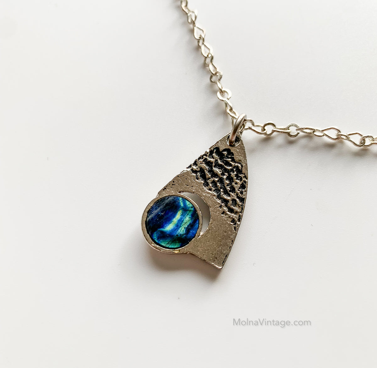 Spectrolite Silver Pendant | Finland Jewelry | Molna Vintage