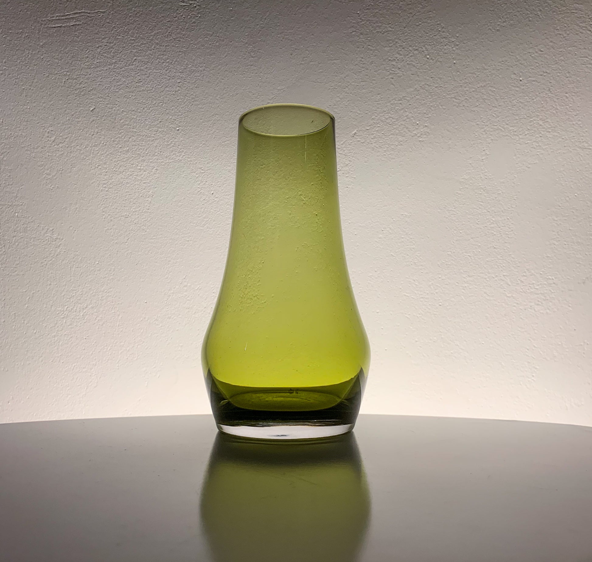 Tamara Aladin Riihimaen Lasi | Art Glass Vase 1374 olive | Molna Vintage