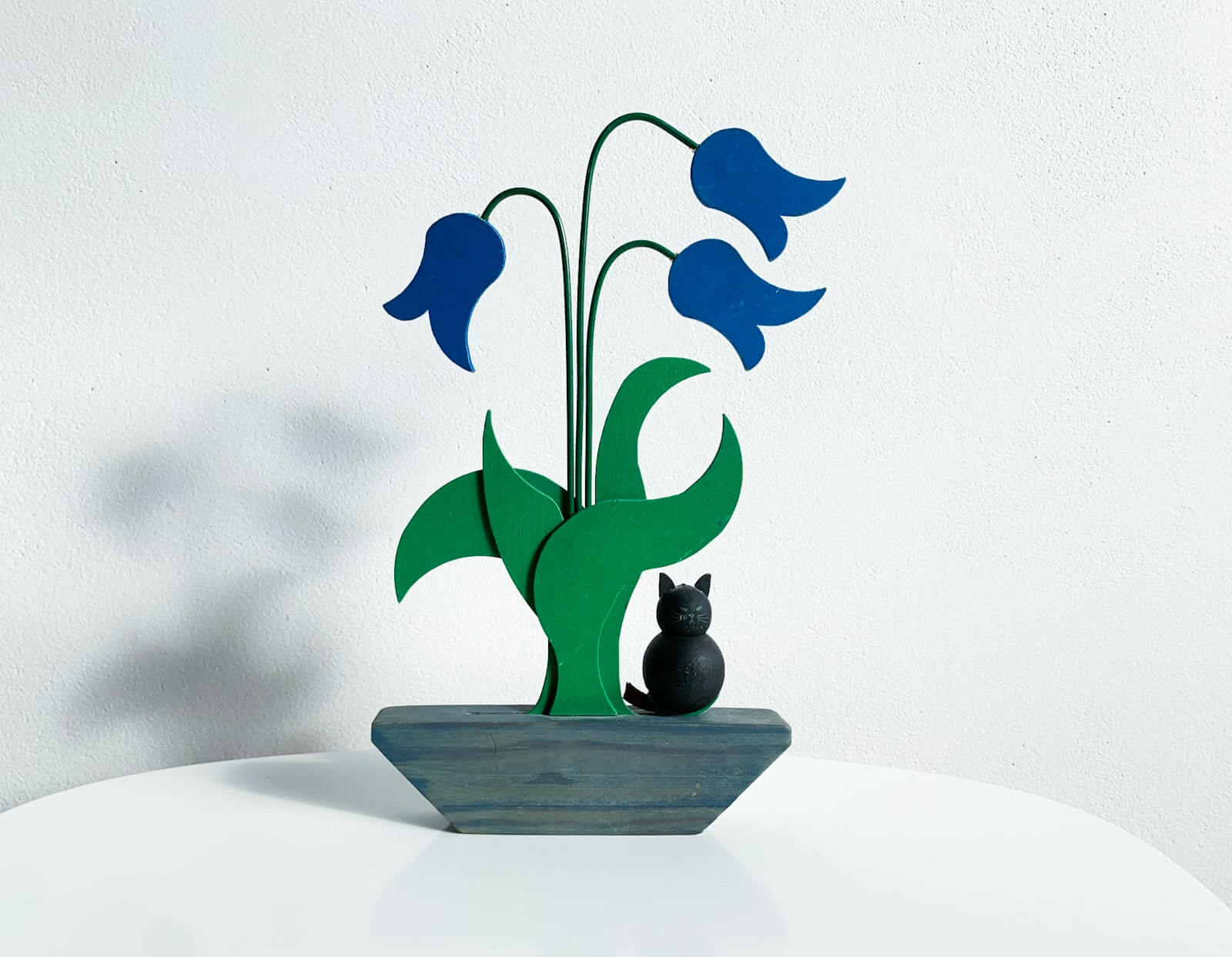 Vintage Plump Cat Kitty Flower Wooden Decor | Molna Vintage