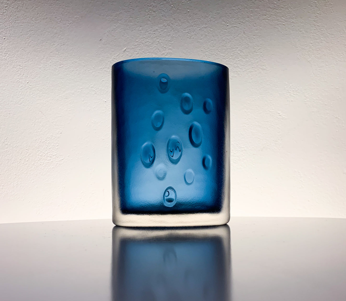 Vintage Tapio Wirkkala blue satin 3305 vase | Molna Vintage