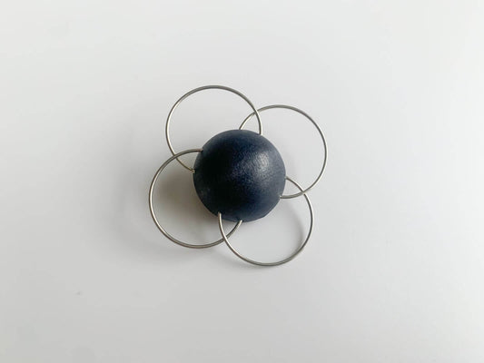 Vintage dark blue and metal brooch flower | Molna Vintage