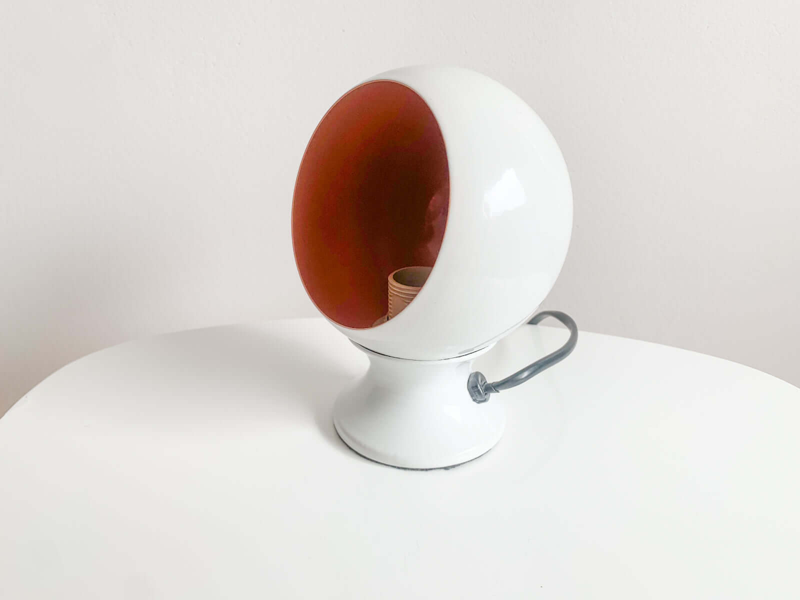 Vintage Space Age Table Lamp, white and orange | Molna Vintage collection