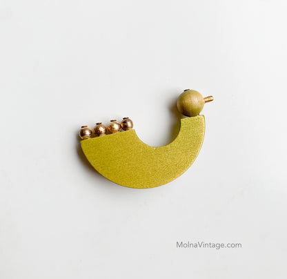 Yellow Wooden Brooch | Helmilintu Aarikka Finland | Molna Vintage